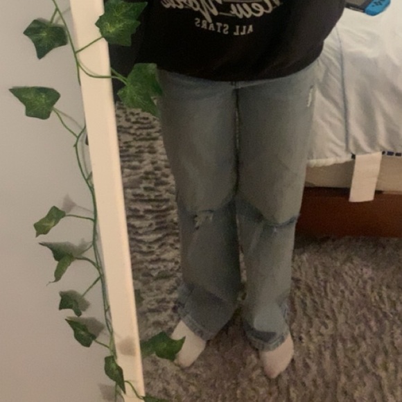 ARDENE baggy high rise 90’s jeans with holes - Picture 1 of 6